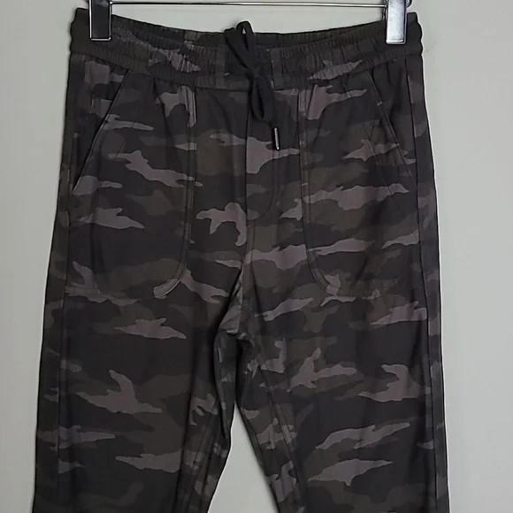 Athleta Green Camo Farallon Jogger Pant Sz 0 - Picture 3 of 8